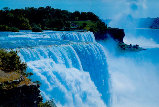 世界三大瀑布ナイアガラの滝の風景とその行き方 | 青好き